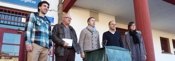 Organikoa batzeko edukiontzia ipiniko dute Iurretan eta Traña-Matienan