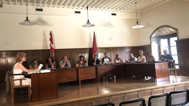 Lehenengoz oposizioko zinegotzi bat lanaldi erdian ariko da Elorrioko Udalean