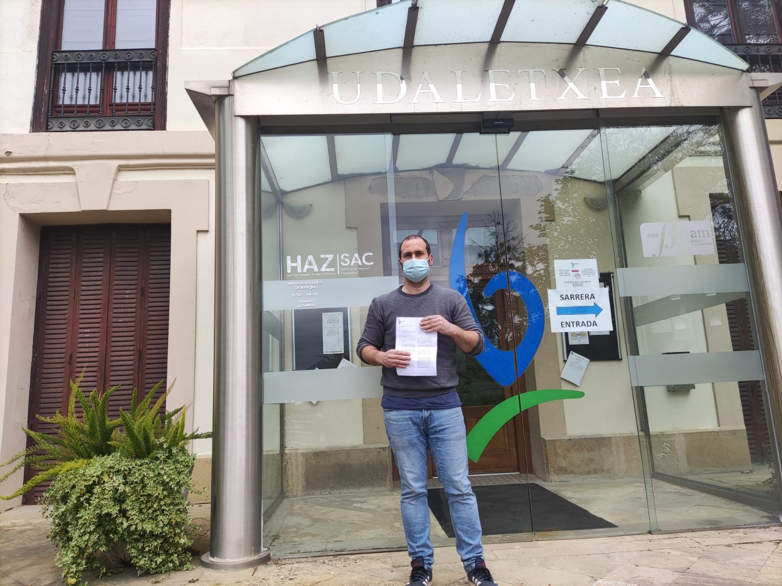 Kalean bizi diren pertsonen arretarako zerbitzua hedatzeko eskatu du Berrizko Elkarrekin Podemosek
