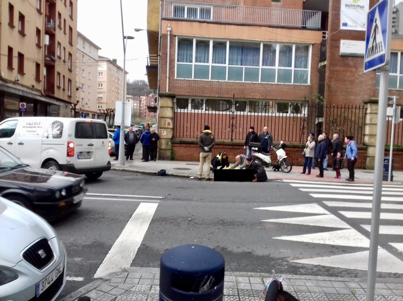 Durangon gertatutako istripu baten ondorioz motor-gidari bat Galdakaoko ospitalera eraman dute