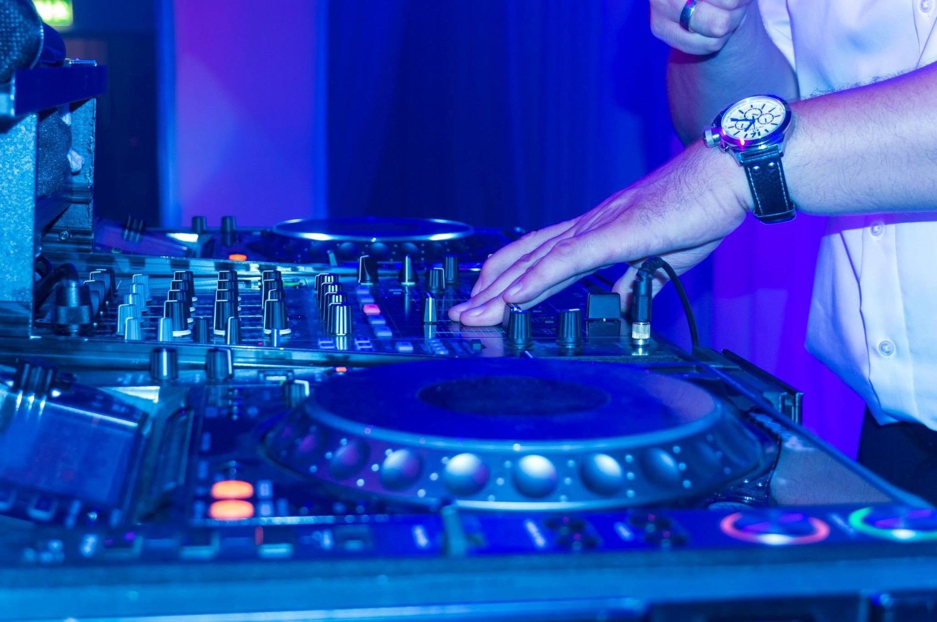 Arratsalde elektronikoa Zornotzan, Infinity Clubbing kultur kolektiboaren ekimenez