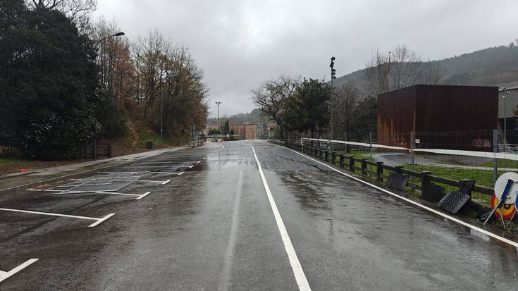 Zornotzako San Migel kalea, zabalik