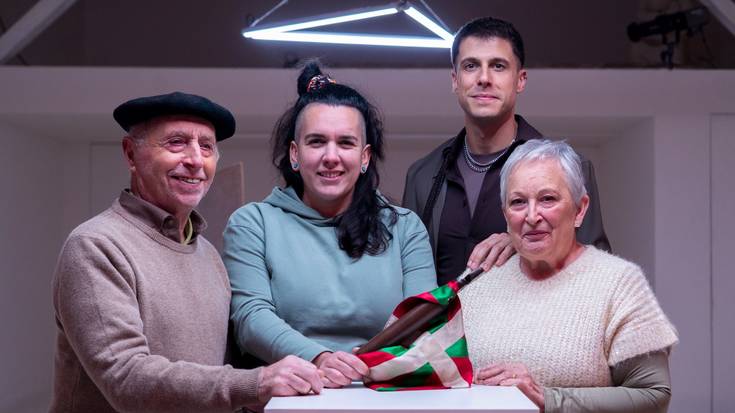 [BIDEOA]: Korrikak Zetak taldearen erritmora zeharkatuko du Euskal Herria, 'Xiberutikan Mendebaldera'