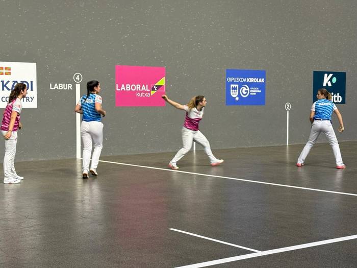 Ainhoa Ruiz de Infantek eta Nora Mendizabalek ezin izan dute Binakako Txapelketa Nagusiko finalera sailkatu