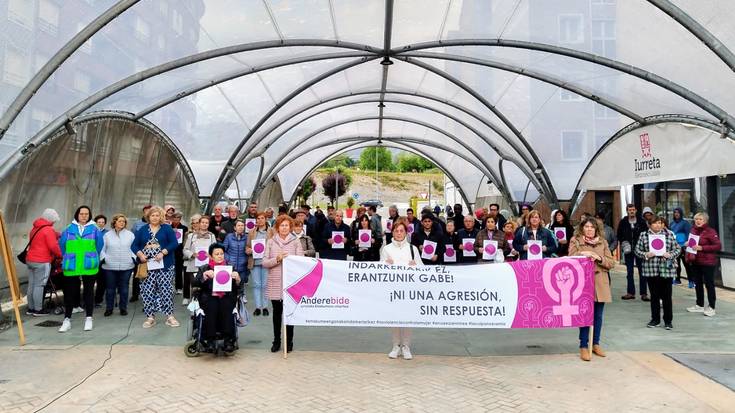 Iurretan gertatutako sexu erasoa gaitzesteko kontzentrazio isila egingo dute gaur