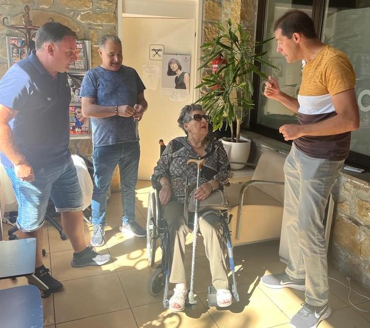 Traña-Matienako nagusien podologia eta ileapaindegi zerbitzuak "baldintza onenetan" ematea eskatu du EAJk
