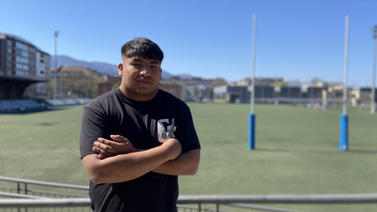 Iker Fidel Escobar errugbilari durangarra Baionako Avironen