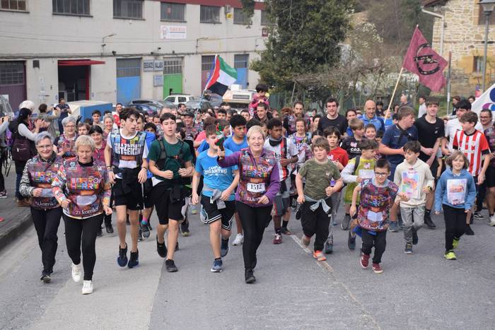 Korrikaren hasierara joateko autobusa jartzea gura dute Mallabian