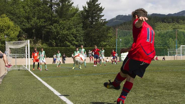 Gaztetxoen futbol torneoa Berrizen 