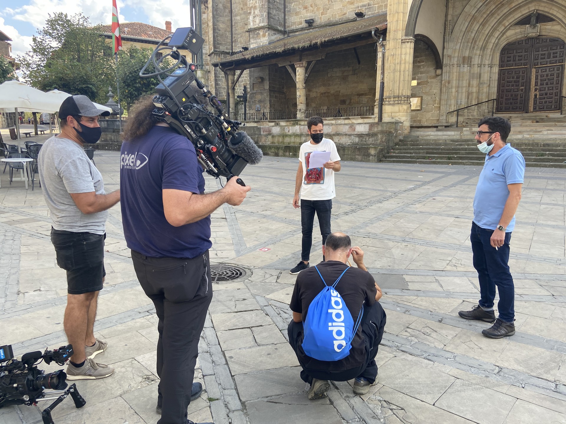 Ibone Ajuriak irabazi ditu 'Herri txiki, infernu handi' programaren Elorrioko grabaketarako gonbidapenak
