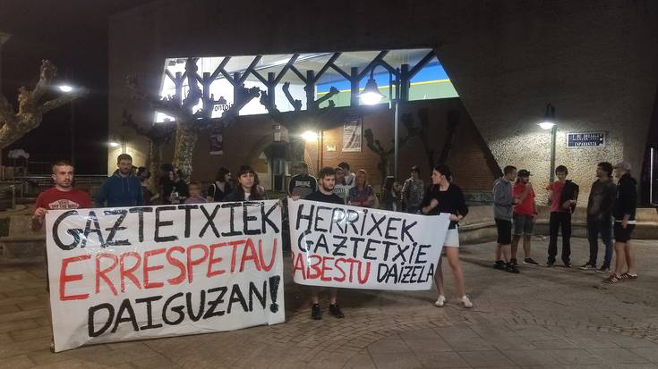 [IRITZIA]: "Berrizko Gaztetxearen aurkako erasoek  herri osoari eragiten diote"