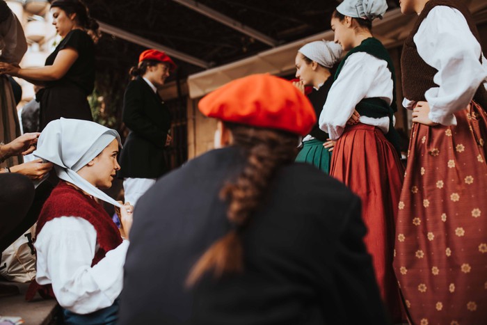 Dantza talde parekideak distiratu egin du Iurretan - 4