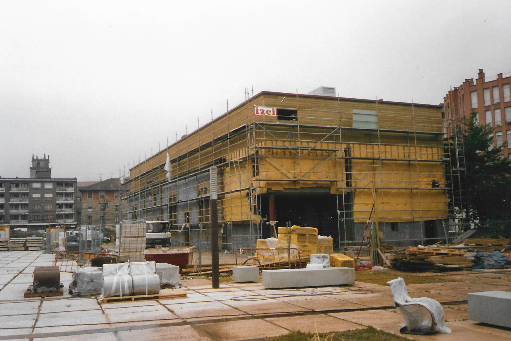 Plateruenaren 16. urteurrena, inflexio-puntuan
