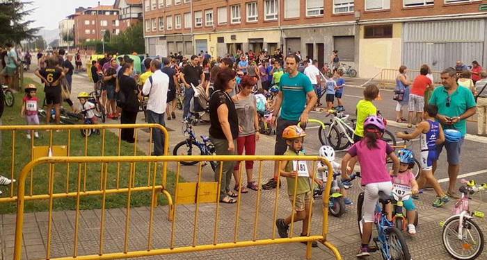 Gaztetxoentzako duatloia eta futbito torneoa izango dituzte asteburuan, Muntsaratzen