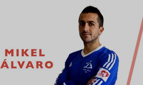 Amorebieta futbol taldeak Mikel Alvaro erdilaria fitxatu du
