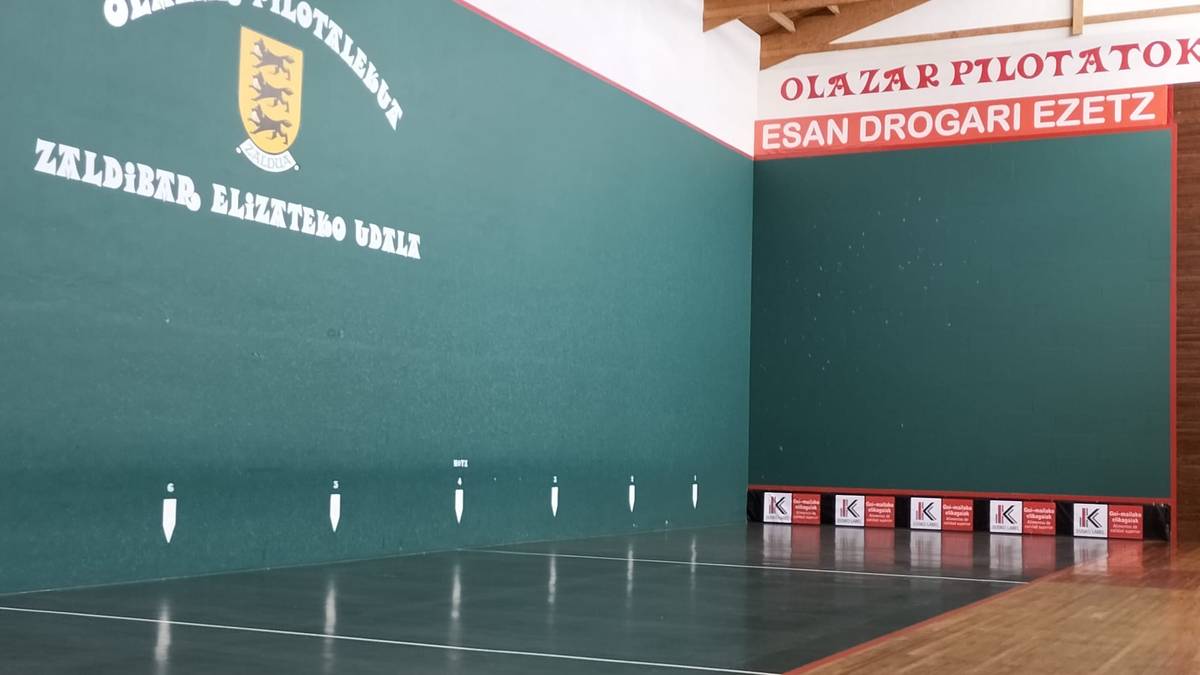 Lau eta erdiko eta binakako pilota partiduak ikusgai Zaldibarren