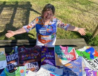 [BIDEOA]: "13-14 urtegaz hasi nintzen   gau eskolan; ume bakarra nintzen nagusi artean"