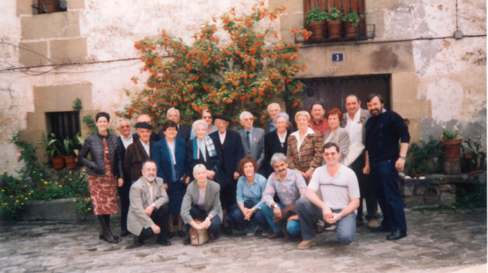 Zaldibarko euskararen ezaugarriak, kantu-jolasak eta istorioak, web atari batean