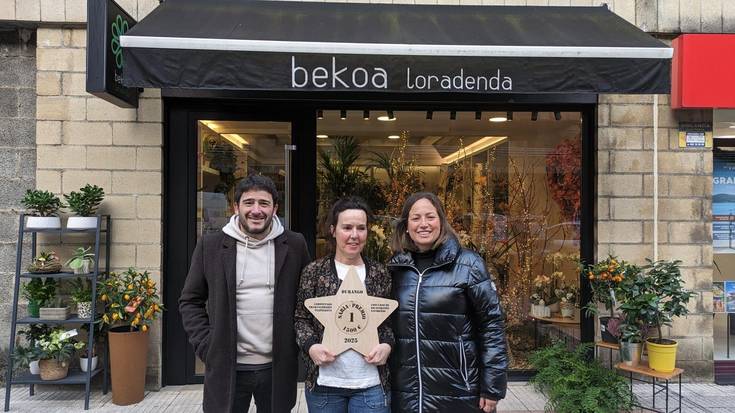 [ARGAZKI GALERIA] Bekoa loradendak irabazi du Durangoko Gabonetako erakusleihoen lehiaketa