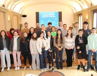 'Ezkutatu Bandera' egitasmoak Durangoko 300dik gora ikasle batuko ditu