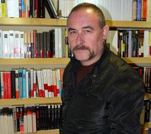 "Arestik poesia argia egin zuen indarrik galdu barik"