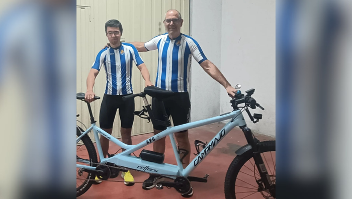 Zaldibartik Sevillara Reala animatzera joanak, ondoren etxera bizikletan bueltatzeko