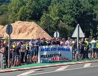 Abuztuan hildako behargina gogoratu dute Iurretan