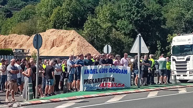 Abuztuan hildako behargina gogoratu dute Iurretan