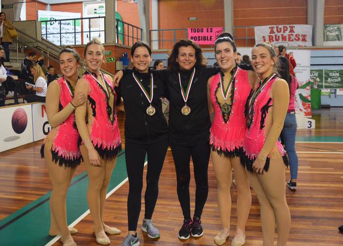 Uztai taldeko gimnastak txapeldunorde Euskadiko txapelketan