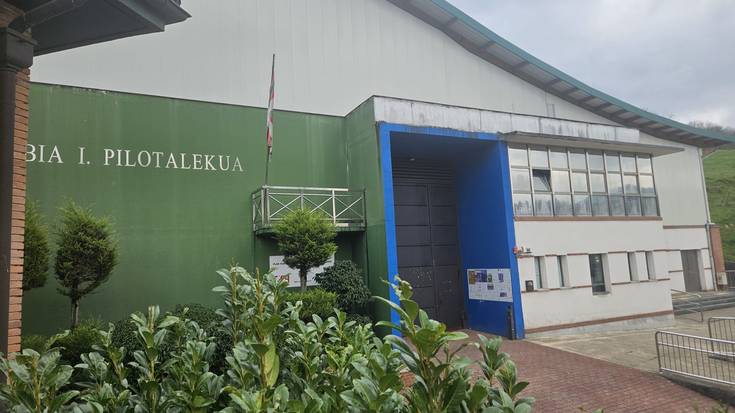 Frontoiko instalakuntzen kudeaketa zerbitzua lehiaketara atera dute Mallabian