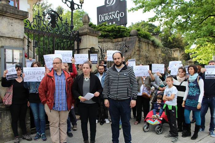 Durangoko Gran Hotel-ari “sozialki onartezina” den lan kaleratzea leporatu diote