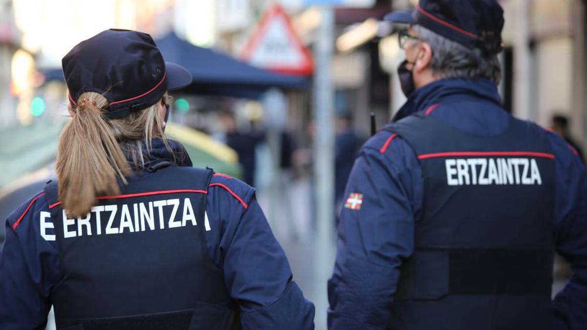 33 urteko gazte bat atxilotu dute Berrizen, gizon bati edalontzi batekin buruan jota lesioak eragiteagatik