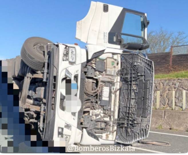 [EGUNERAKETA]: AP-8ko istripuak eragindako auto-ilarak amaitu dira