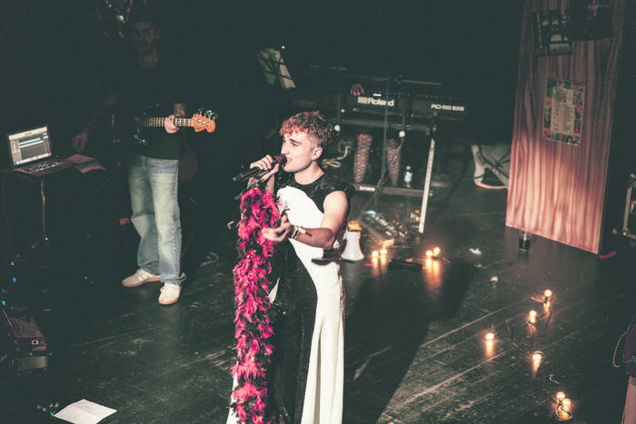 "Neure burua zuzeneko artista legez ikusten dut gehiago"