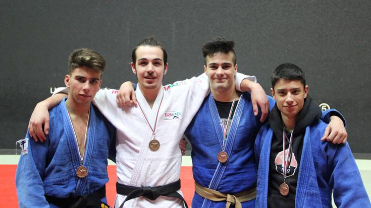 Eneko Carballo gazte mailako Bizkaiko txapeldun geratu da judoan