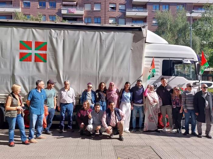 112 toneladagaz Euskal Karabana Solidarioa  Durangotik abiatu da