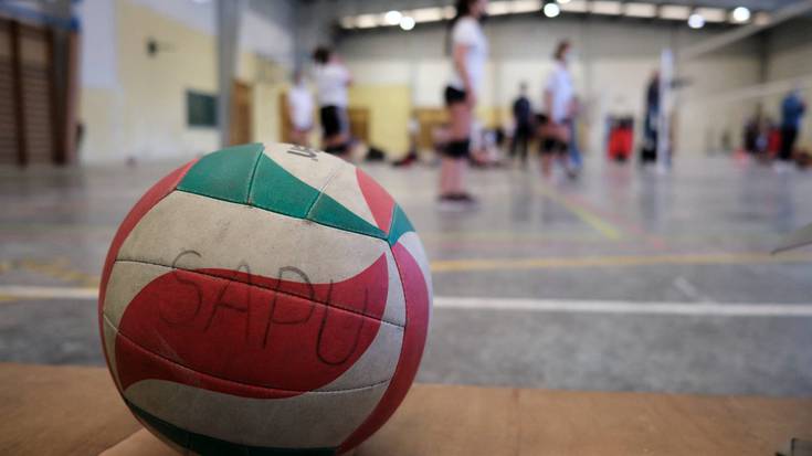 Emakumeen boleibol klub berria sortzen dabiltza Durangon, eta oraingoz herriko gazte askoren interesa piztu du