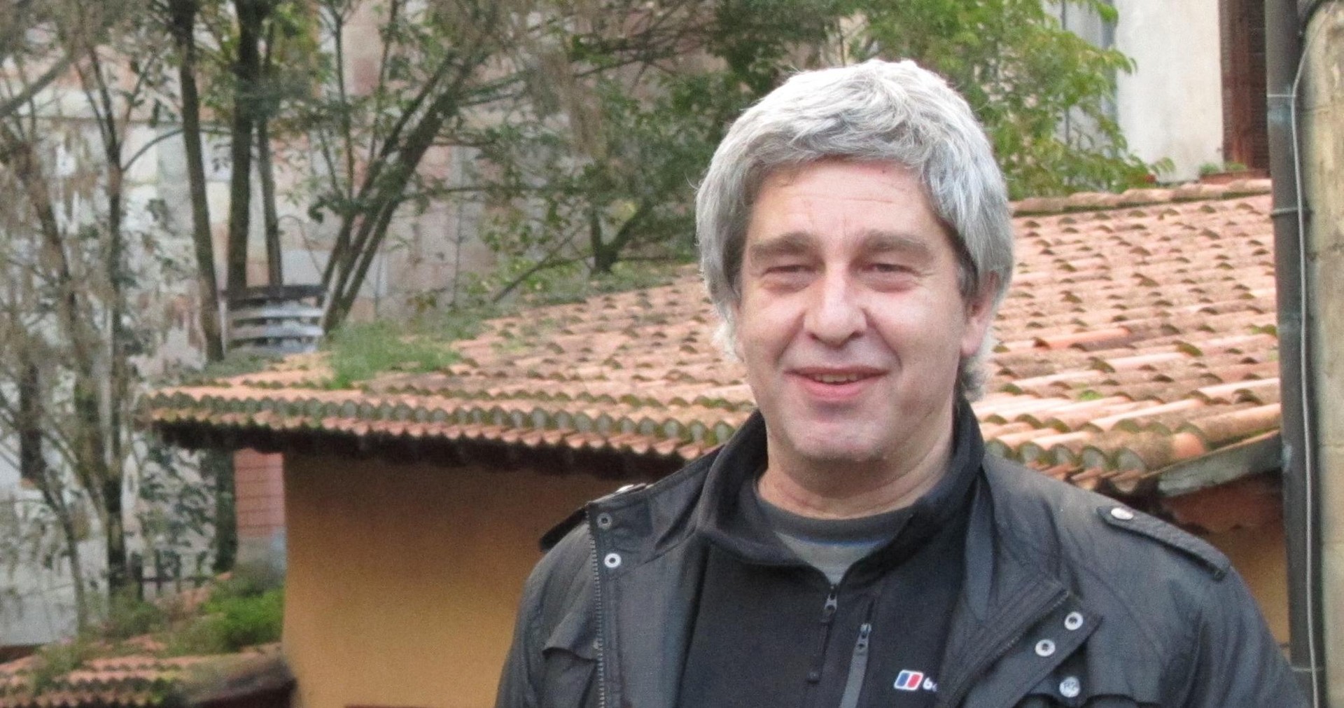 Julio Aranguena AEK-ko irakasleari azken agurra emango diote bihar Iurretan