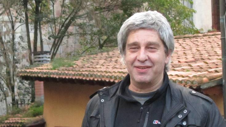 Julio Aranguena AEK-ko irakasleari azken agurra emango diote bihar Iurretan