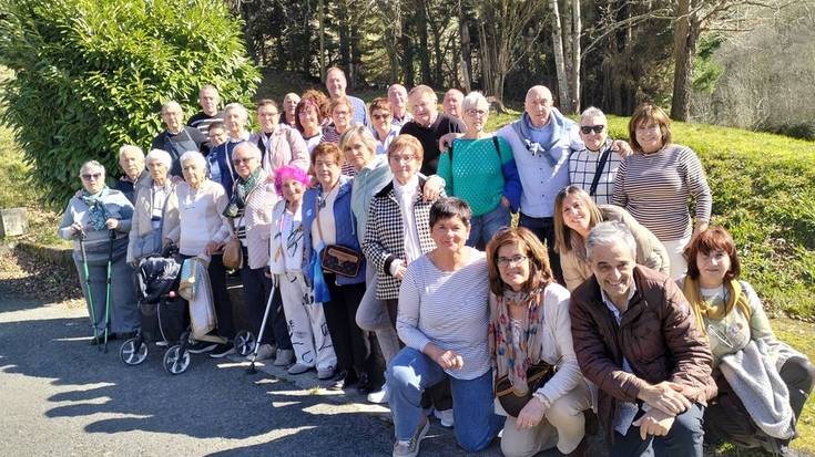 [ARGAZKI GALERIA] Oromiñoko auzo eskolako ikasle-ohiak elkartu ziren asteburuan