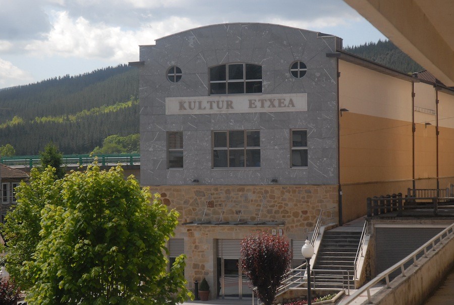 Euskaraz ez dakiten gurasoentzat tailerra Berrizen