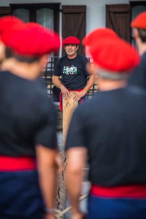 Donien Atxa jasota abiatu dituzte jaiak Garain - 4