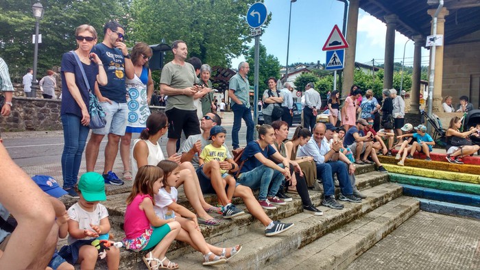 Berrizko dantzariek Jon Barcena gogoan izan dute - 6