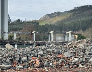 Tabirako kirolguneko lanak, "martxa onean"