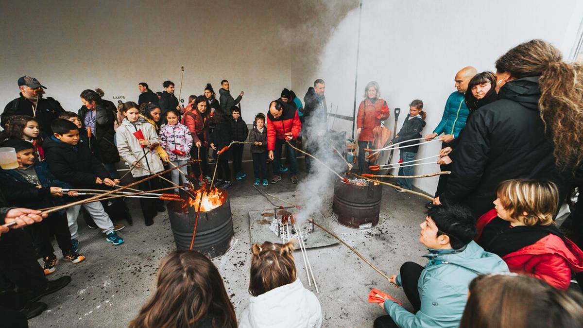 [ARGAZKI GALERIA]: Ohiturari jarraituz Txitxiburduntzia egin dute eskualdeko hainbat herritan