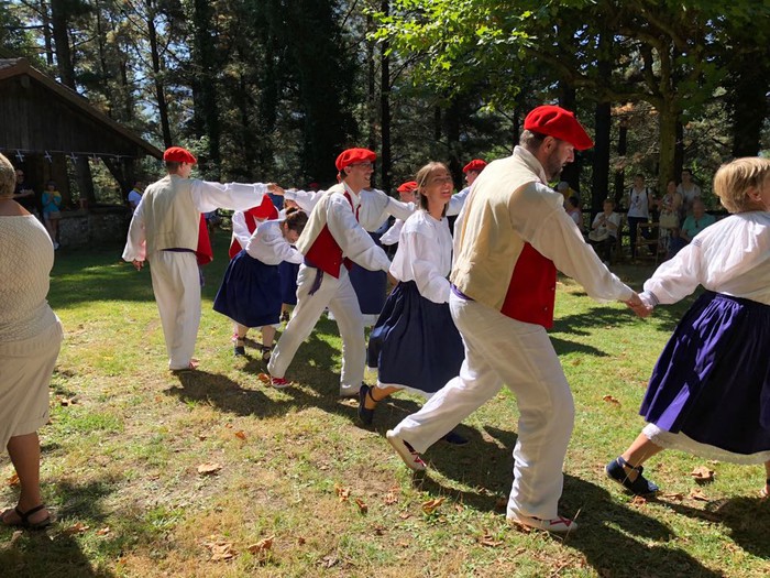 Izurtzako jaiei Santa Agedan eman diete segida - 4