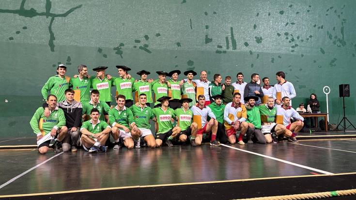 Abadiñoko sokatira taldeak emaitza ederrak lortu ditu Euskal Herriko goma gainekoan