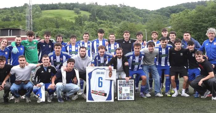 Durangoko Kulturalak omenaldi hunkigarria eskaini dio Unai Arizmendiarretari bere agurrean