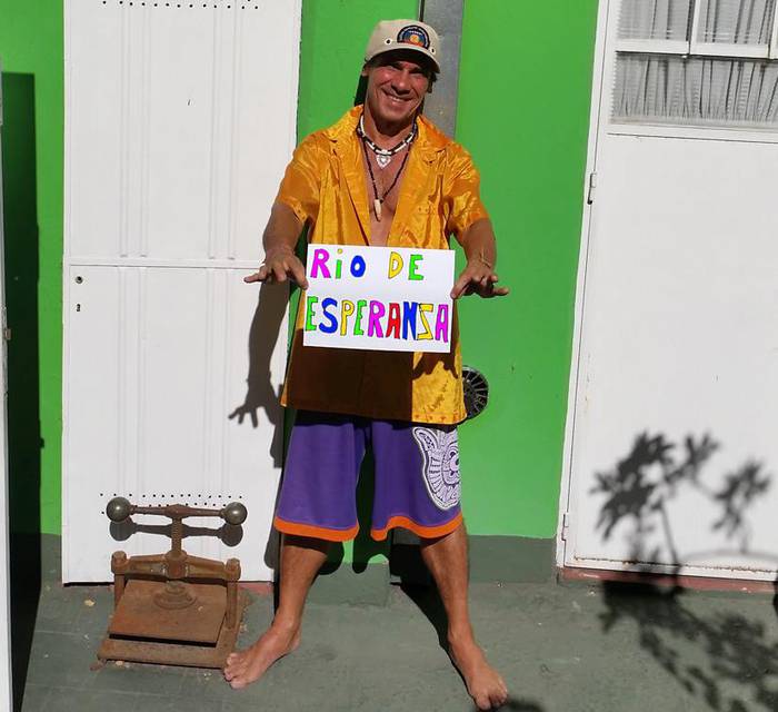 Manu Chao abeslariak Rio de Oro egitasmoa babestu du