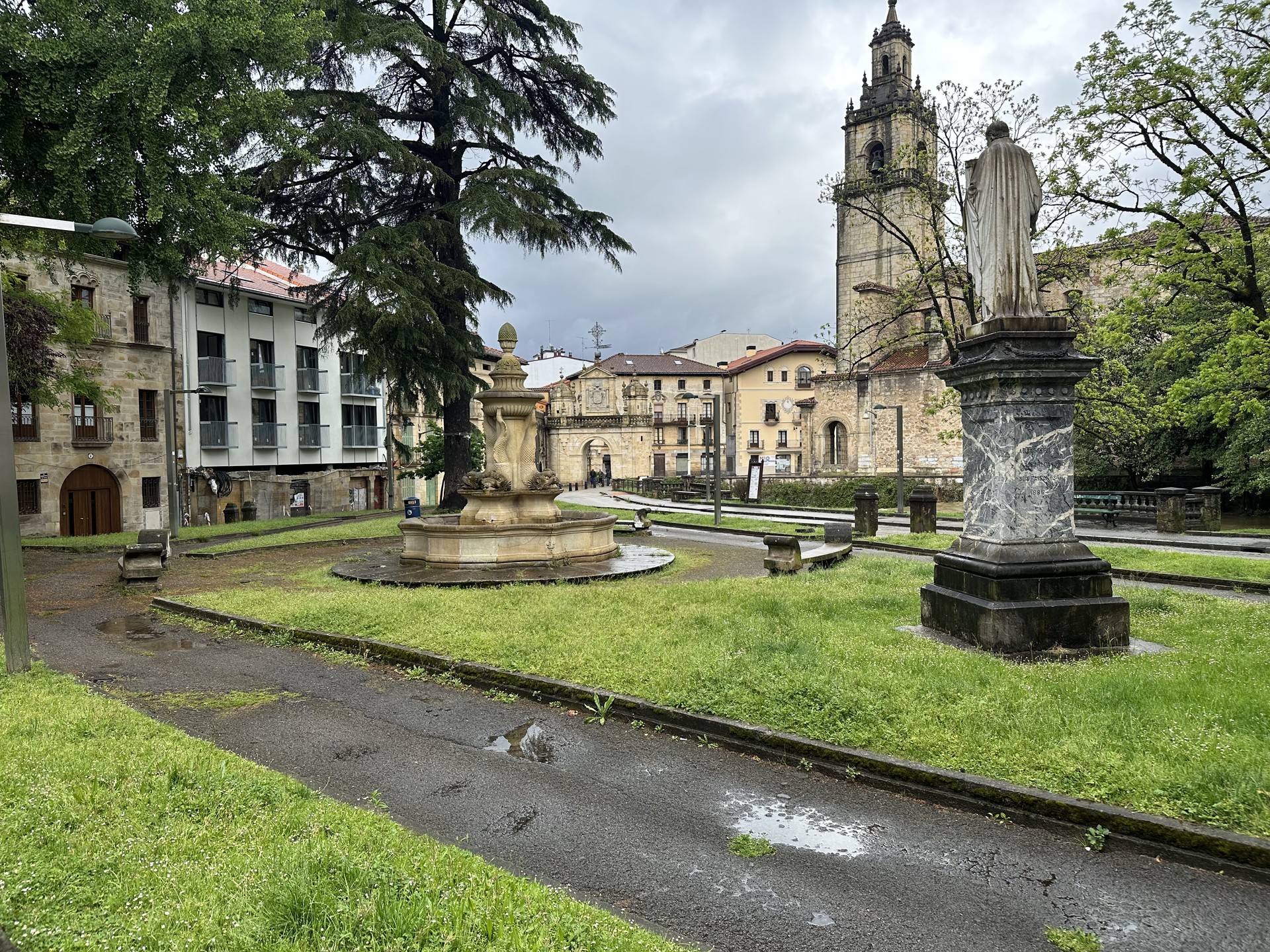 Garrastatxuk Pinondo plaza eta Andragunearen ondoko erribera berritzeko asmoa agertu du